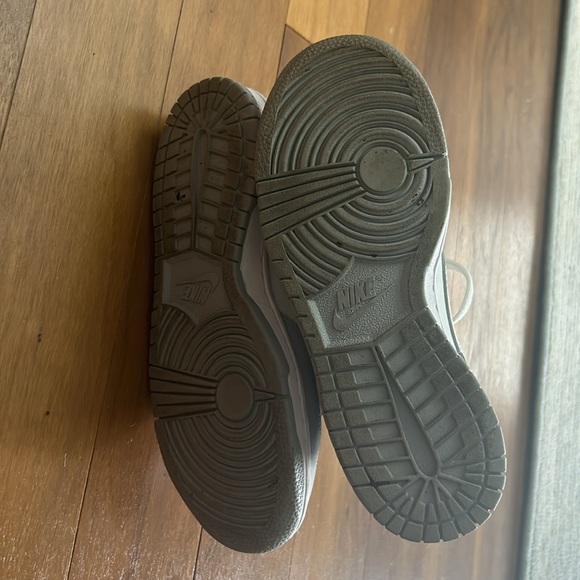 Nike Dunk Low Size 4Y! - Picture 5 of 5